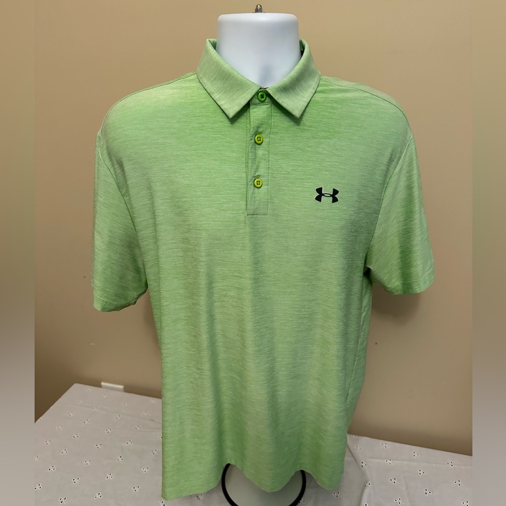 Under Armour Heat Gear Loose Fit Medium  Green With Special Collar